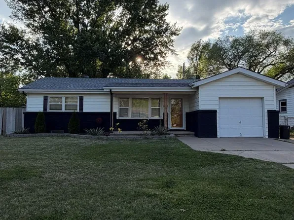 1427 N Kokomo Ave, Derby, KS 67037
