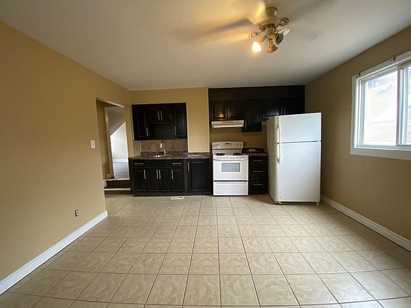 4th image of 1374 Langlois Ave #1