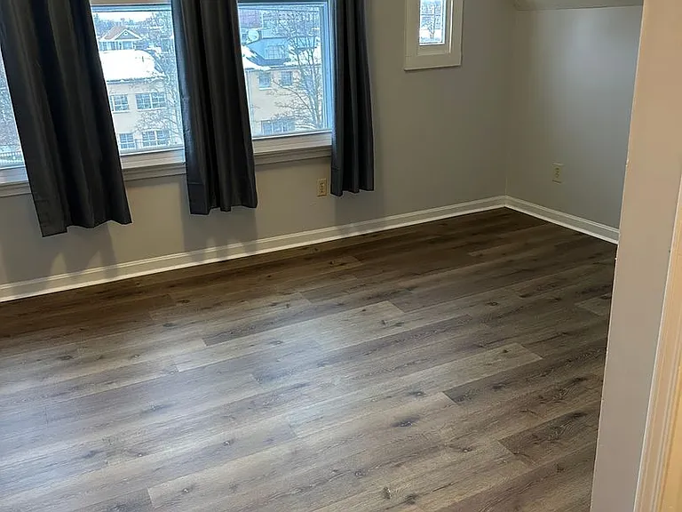 301 S Rogers St — Photo 2