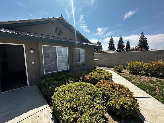 2nd image of 749 Greenwood Meadow Ln Unit 2
