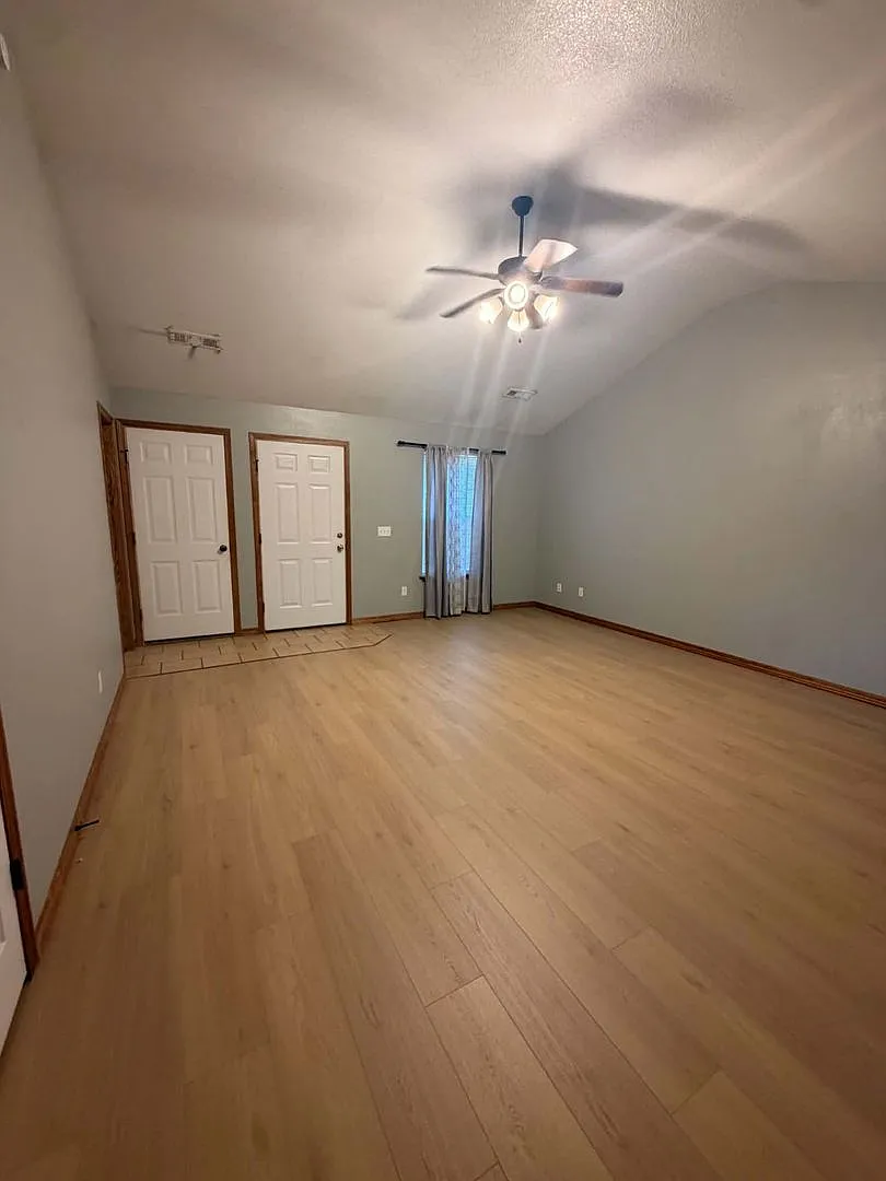 10986 Afton Ln A&B — Photo 2