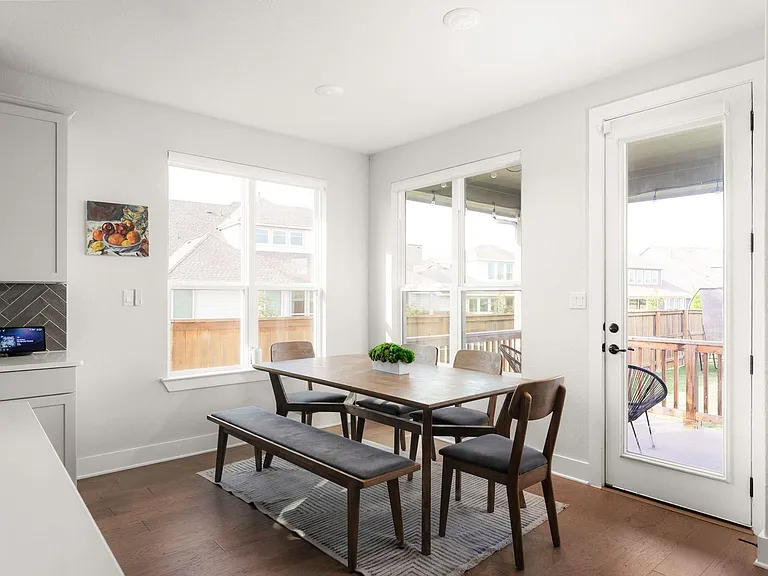137 Crescent Moon Ct — Photo 18