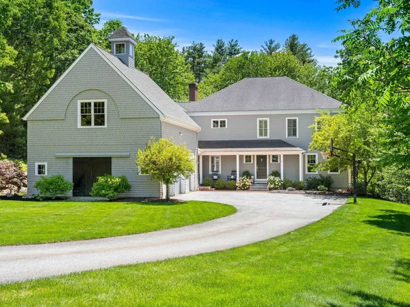 17 Canterbury Lane, Bedford, NH 03110