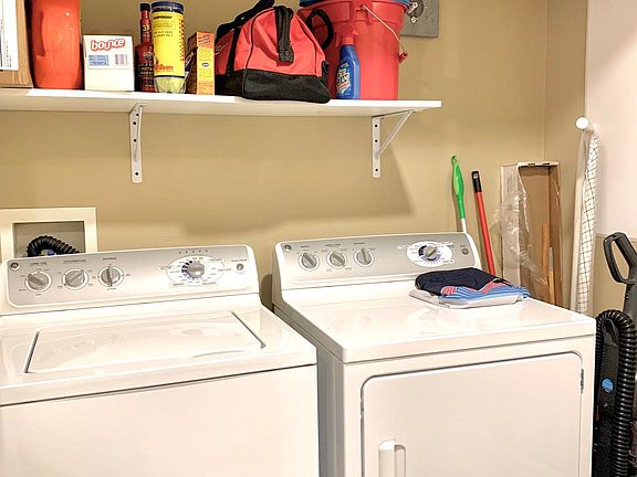4th image of 4276 S Main St Unit 212