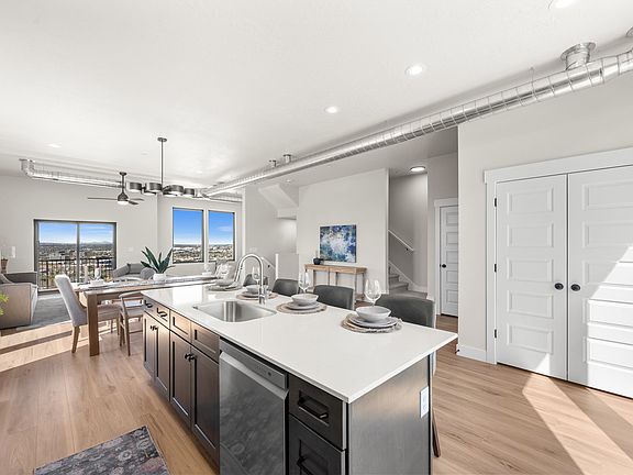4th image of 281 E Endurance Cir