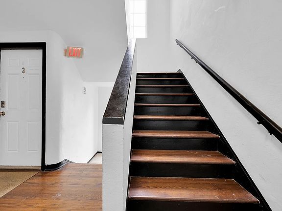 3rd image of 7124 Bay Dr APT 8