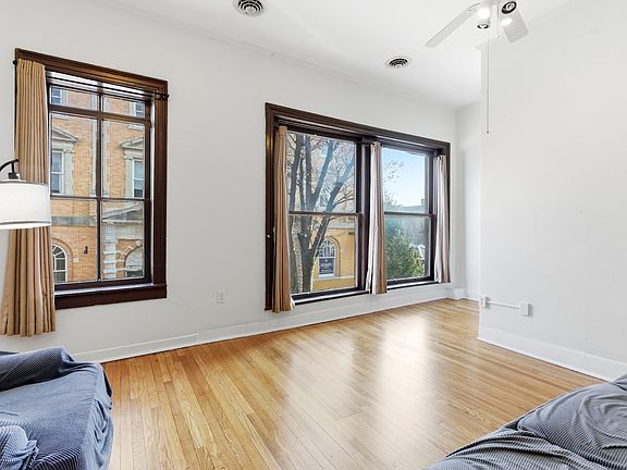 4th image of 105 N Loudoun St APT 1