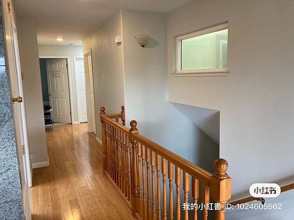 4th image of 258 Minerva St