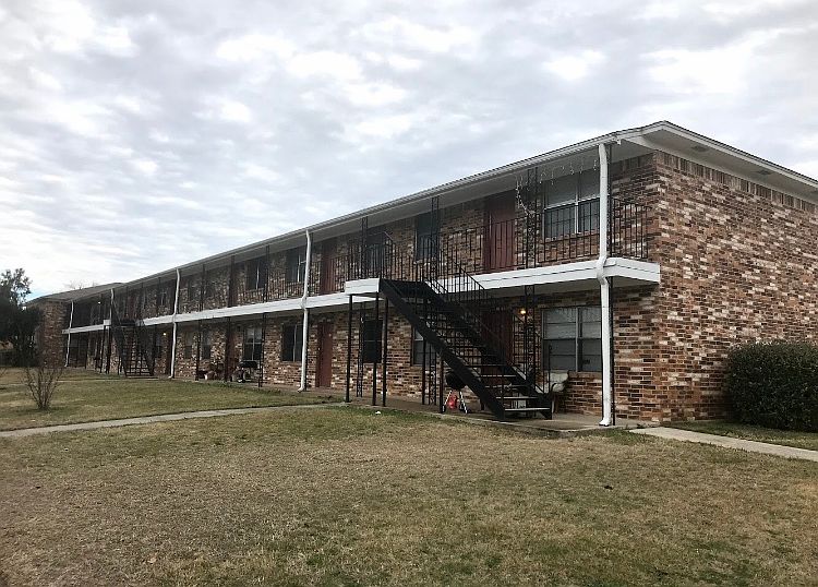 1st image of 402 Mary St