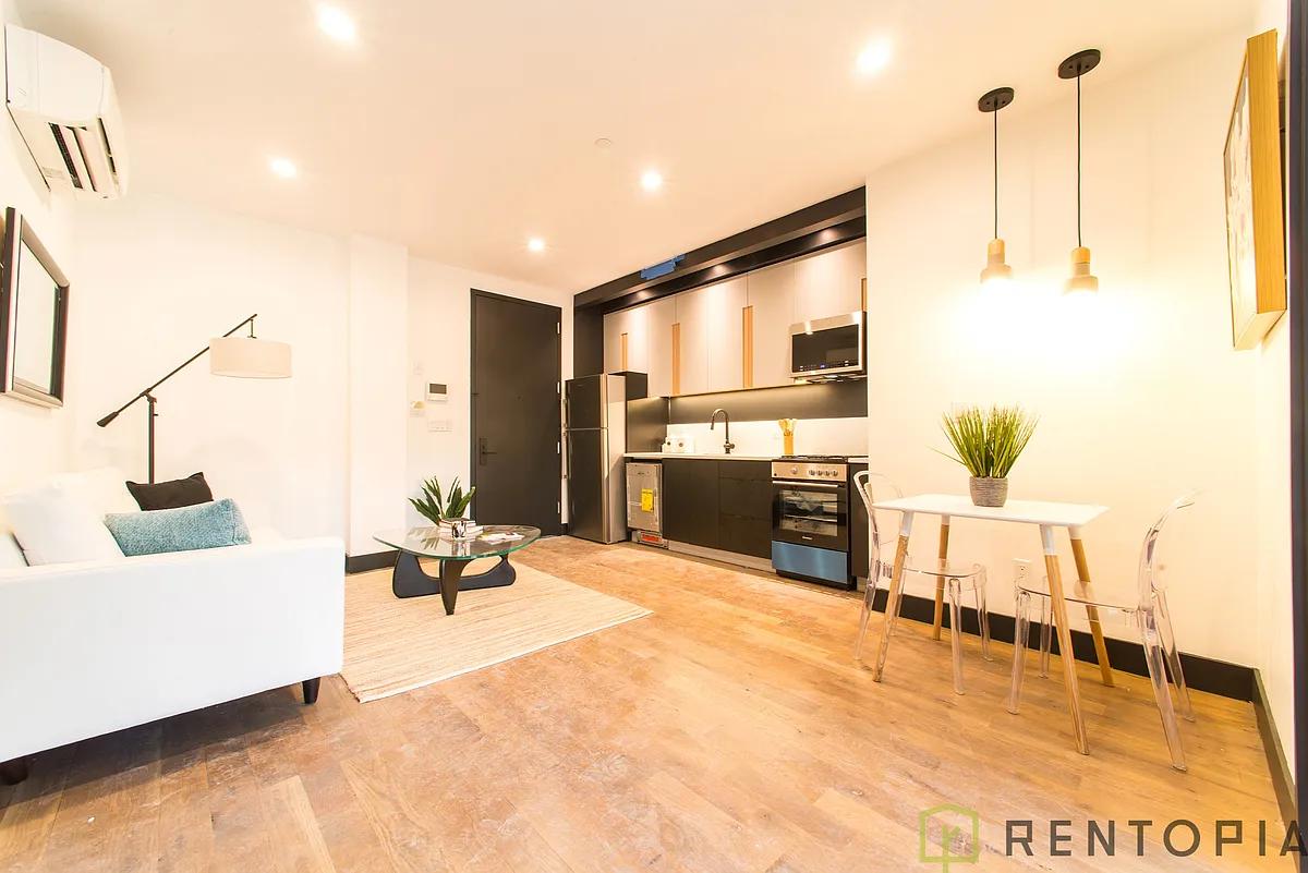 Building Photo - 832 Lexington Ave #201D