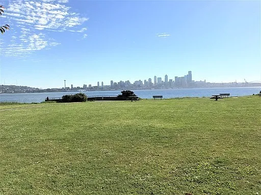 Harbor Square — Photo 22