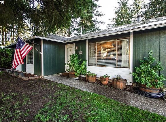 3rd image of 729 SE 40th Ct