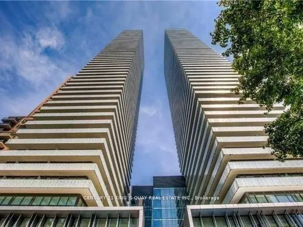 50 Charles St E #405, Toronto, ON M4Y 0C3