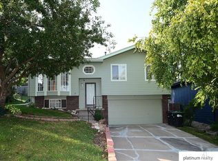 8211 Howell St, Omaha, NE 68122