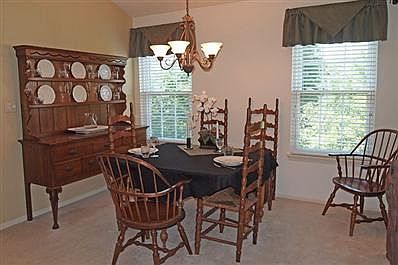 5th image of 4560 Camden Ln