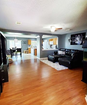 5th image of 6623 Meadow Fawn Dr