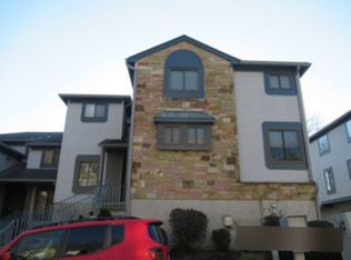 94 Overlook Dr #94, Hackettstown, NJ 07840