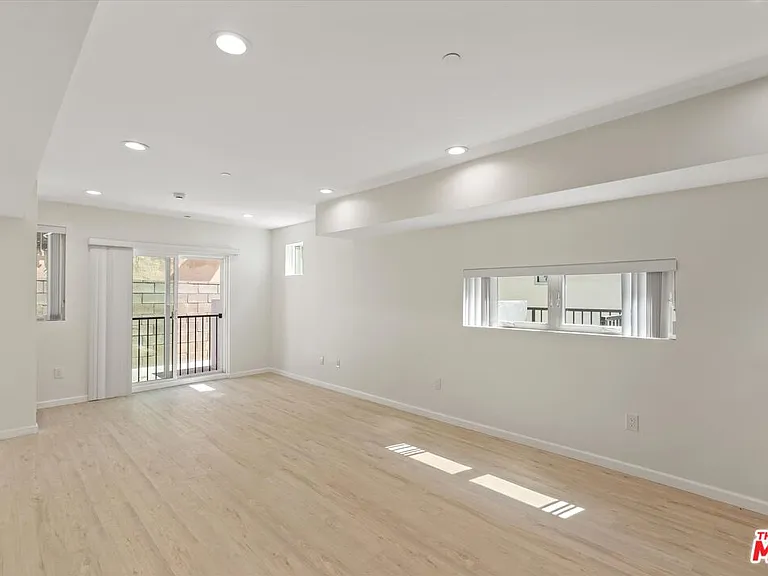 1409 N Hobart Blvd #104 — Photo 8