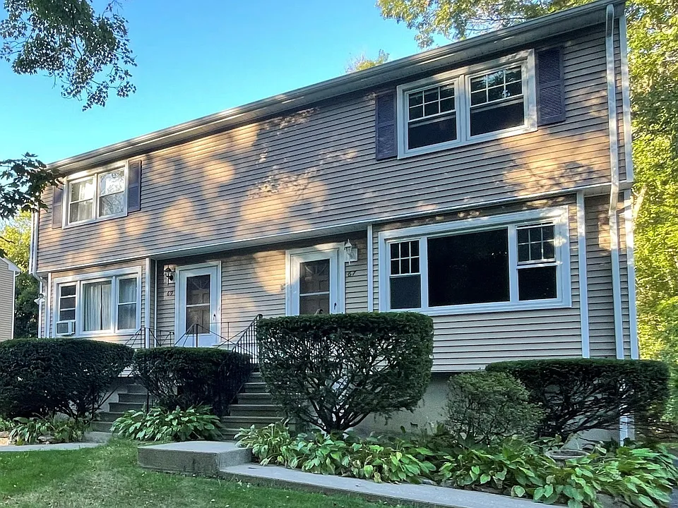 69 River St