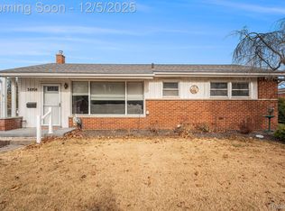 34950 W Chicago St, Livonia, MI 48150