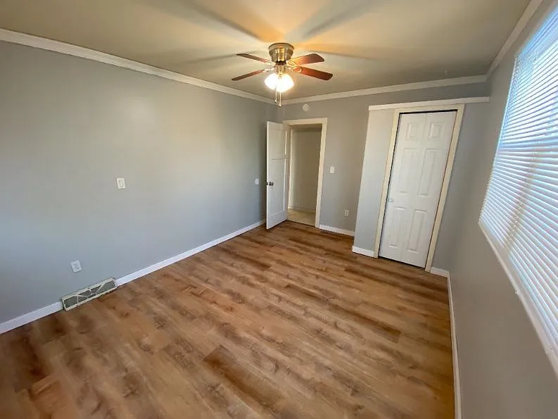 4 bed, 2.5 bath, 1300 sqft, $2,095 — Photo 4