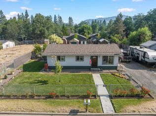 84 Cedar St, Shady Cove, OR 97539