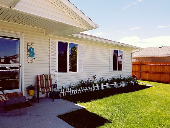 Flower bed in front