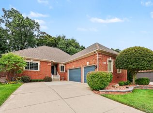 59413 Glacier Club Dr, Washington, MI 48094