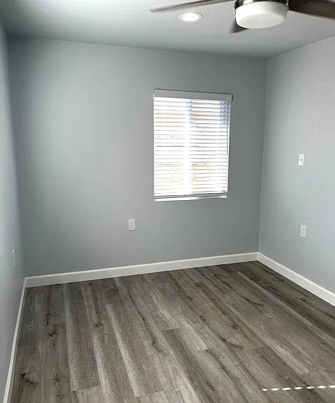 1535 Marine Ave — Photo 17