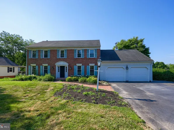102 Waterfront Estates Dr, Lancaster, PA 17602