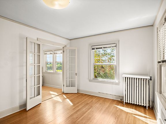 3rd image of 2537 NE 56th Ave #B-1