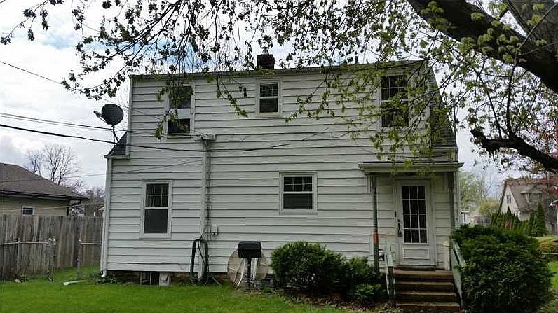 2nd image of 1710 Broadway St
