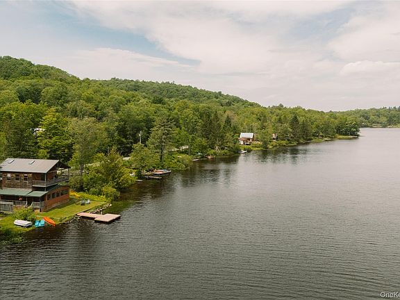 3rd image of 212 Trout Brook Road
