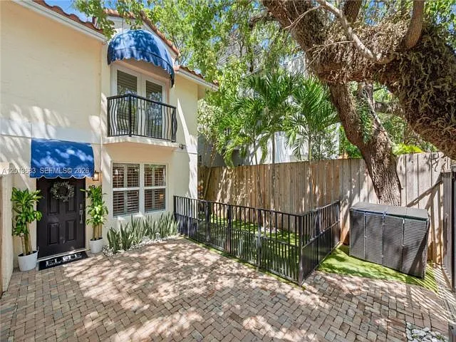 3274 Gifford Ln — Photo 1