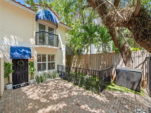 3274 Gifford Ln Photo 1