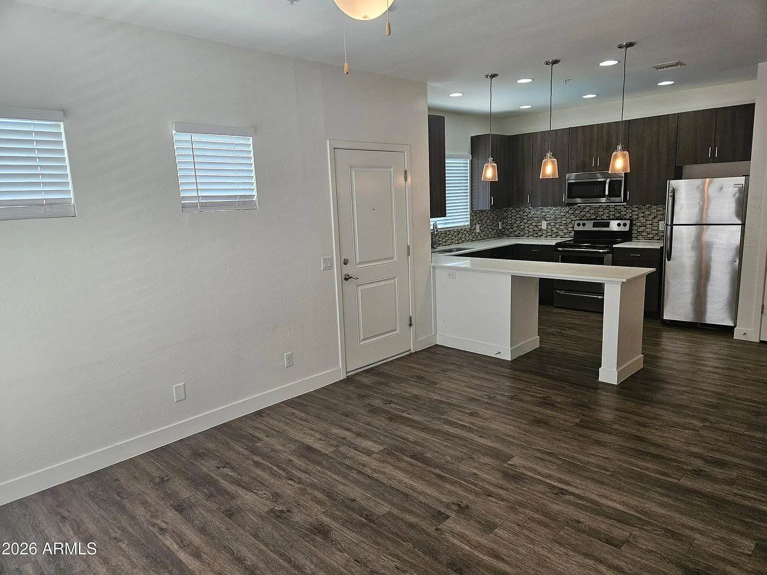 2 bed, 2.0 bath, 1080 sqft, $1,725 — Photo 3