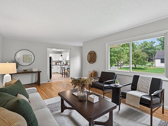 5th image of 1225 43rd Ave NE