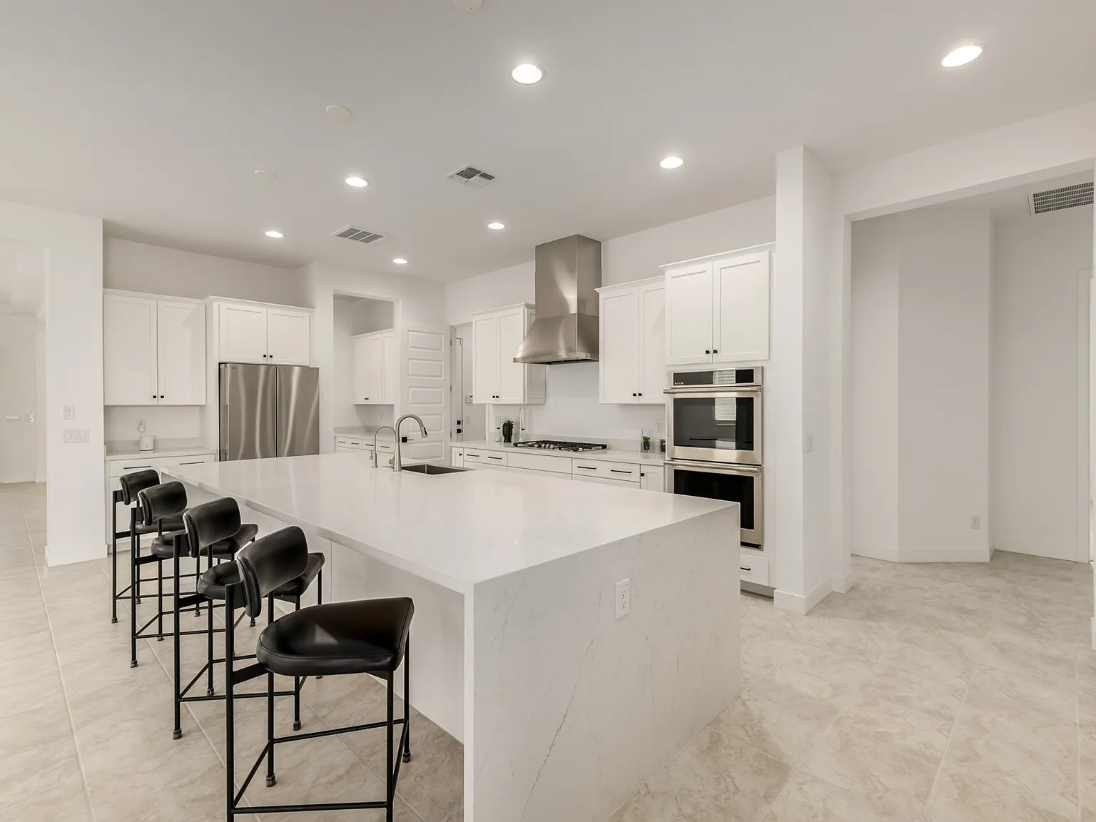 4 bed, 3073 sqft, $3,200 — Photo 4