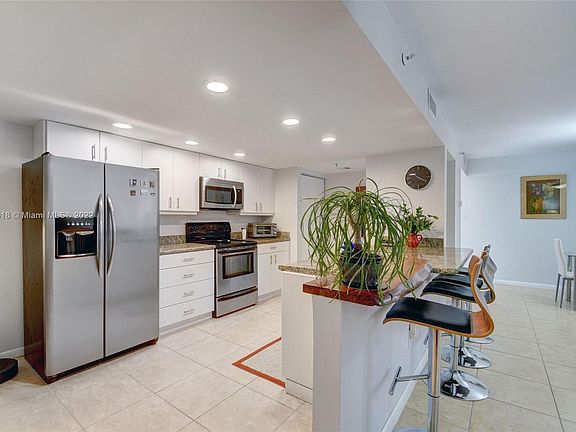 4th image of 2025 Lavers Cir APT D103