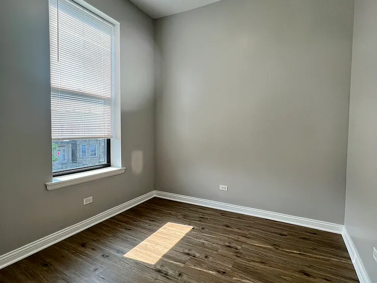 6631 S Rhodes Ave #2F — Photo 10
