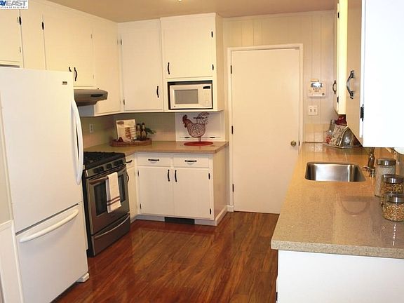 5th image of 3422 Maywood Dr