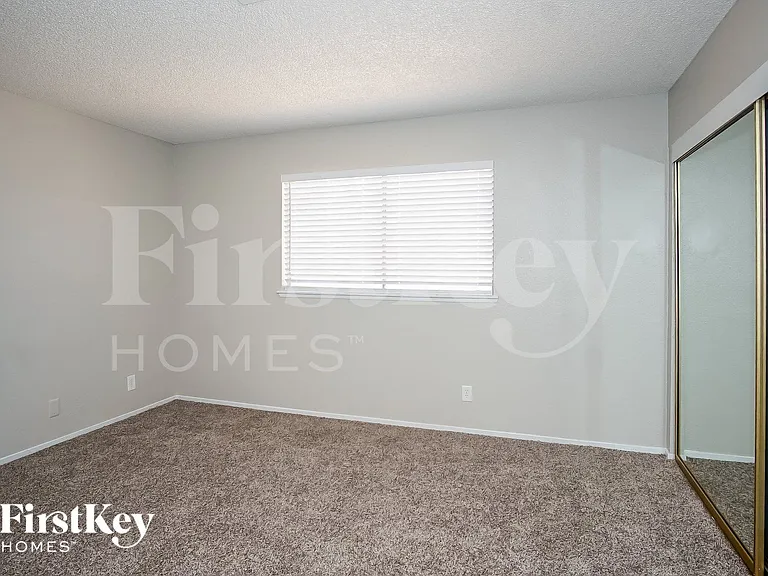 227 Autumn Ct — Photo 7