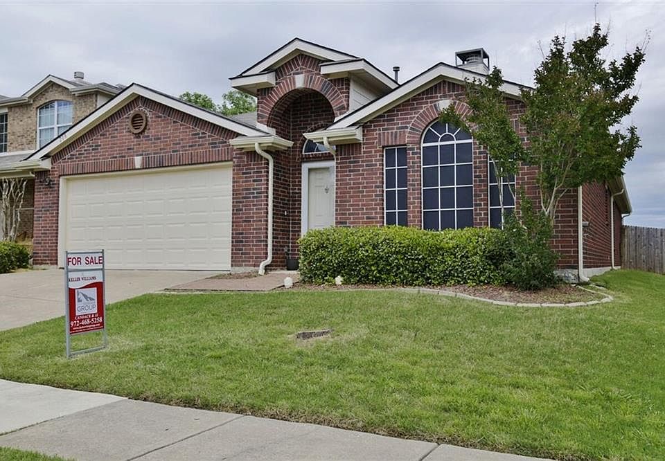 1st image of 208 Admiral Dr