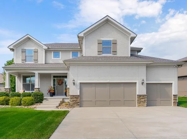 22518 W 60th St, Shawnee, KS 66226