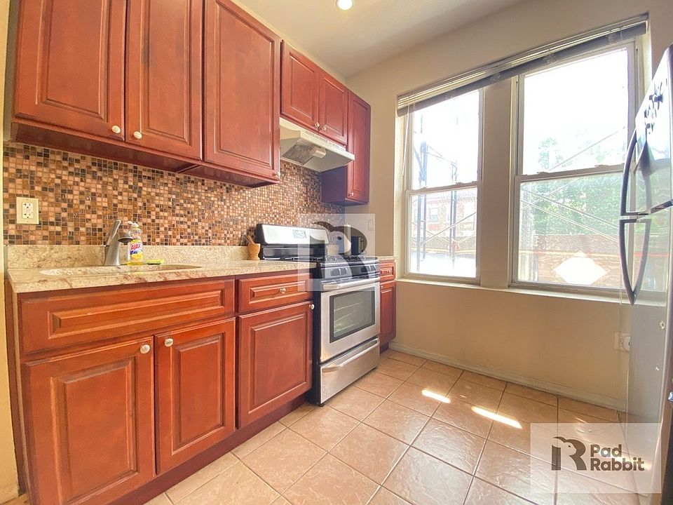 1st image of 660 Rogers Ave #2D