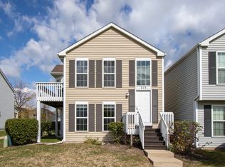713 Four Seasons Blvd, Aurora, IL 60504