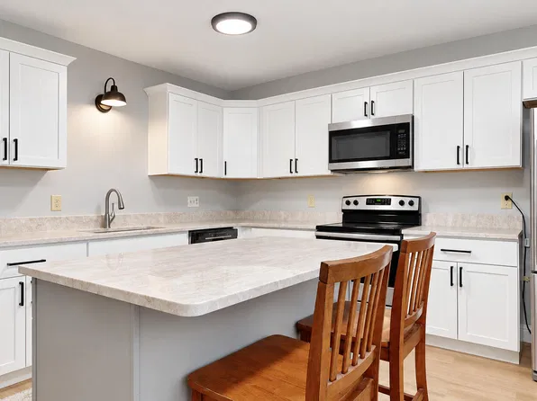 60 Broadview Avenue #60, Auburn, ME 04210