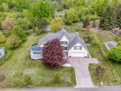 1128 E East St, Iron Mountain, MI, 49801
