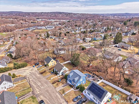4th image of 50 Ferndale Avenue