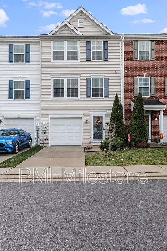 3 bed, 4.0 bath, 2409 sqft, $1,780 — Photo 1